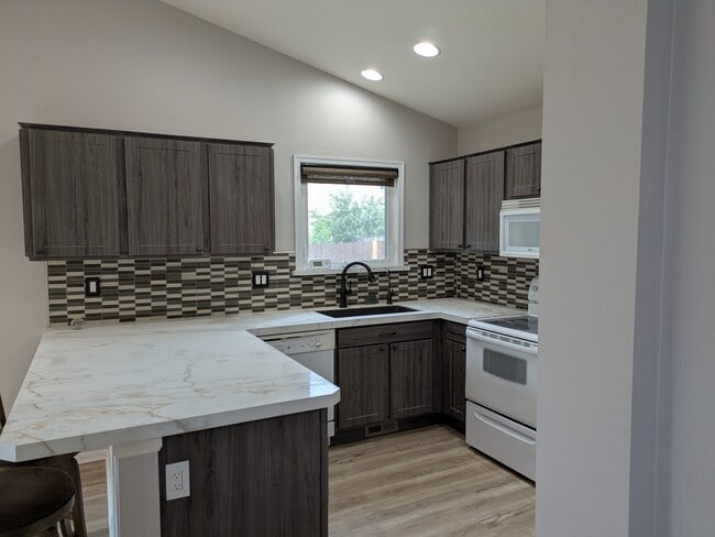 Photo - 2067 Woodpark Dr