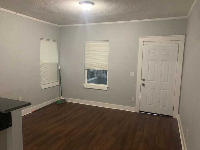 Photo - Remodeled Bungalow Ready to Rent $1425 Casa