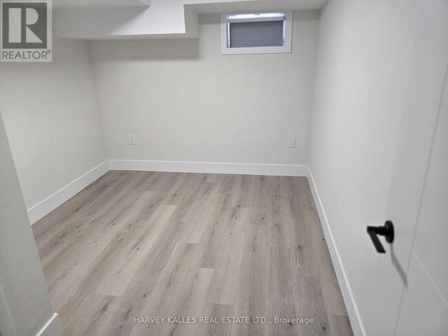 Photo - 111 McAllister Rd