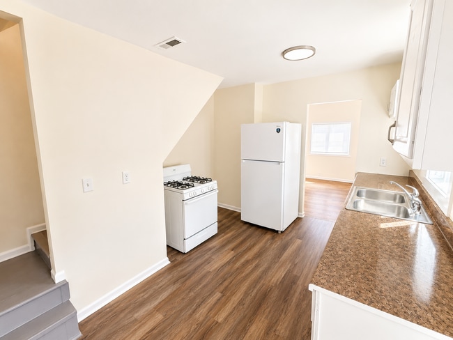 Photo - 2034 Ferris Rd
