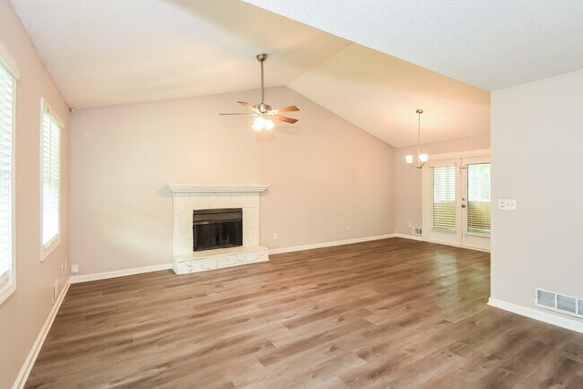 Photo - 1053 Coker Cir NW