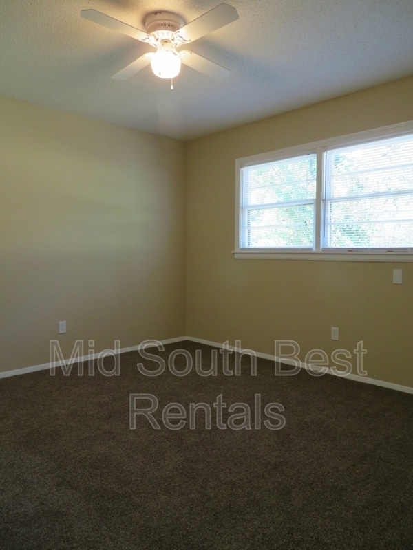 Photo - 2172 Gayle Ave