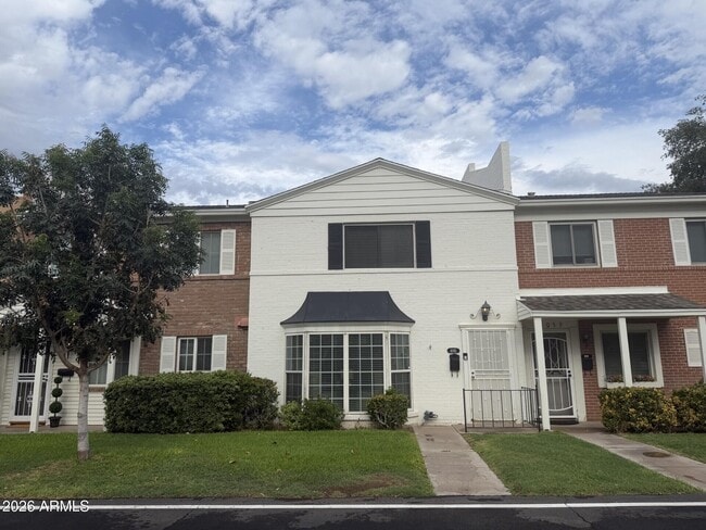 Building Photo - 4061 E Campbell Ave