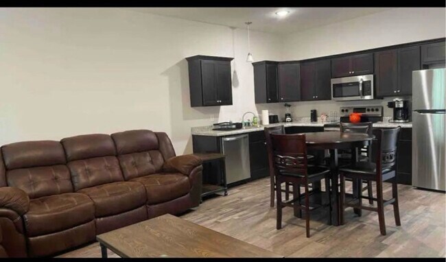 Photo - 21 Walnut Grv Ave