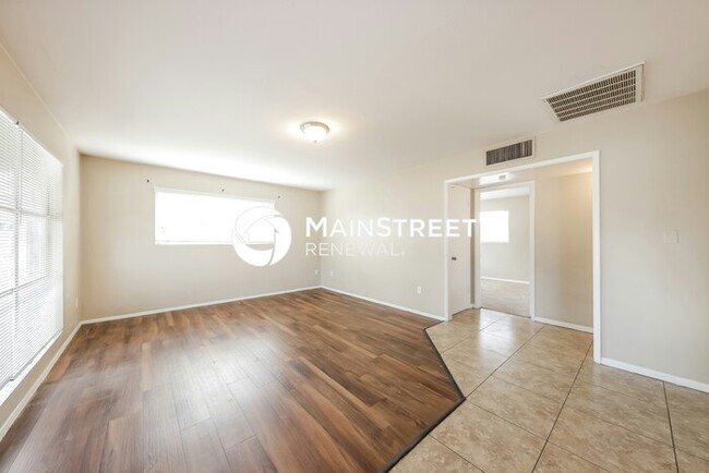 2 Bedroom Pet-Friendly Home in Phoenix, AZ with Main Street Renewal