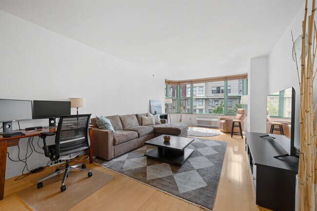 Photo - 10 Regent St Unit 408