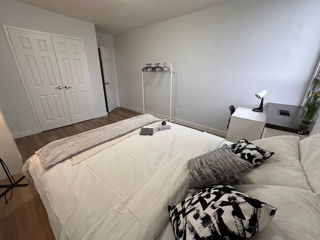 Photo - 100 Wellesley St E Unit 100 Wellesley St