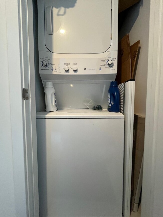 Washer-dryer - 1100 S Miami Ave Unit 41