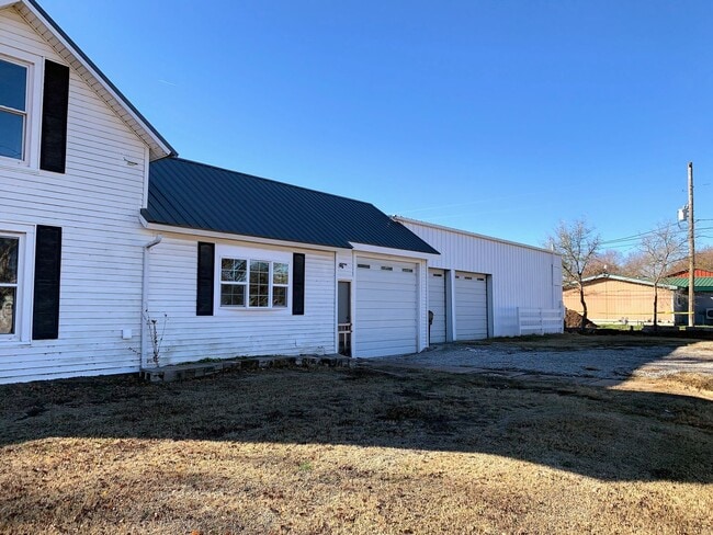 Photo - 2 Bed 1 Bath with Attached Garage