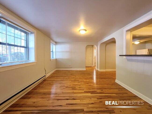 Photo - 727 W Barry Ave Condo Unit 1 bed