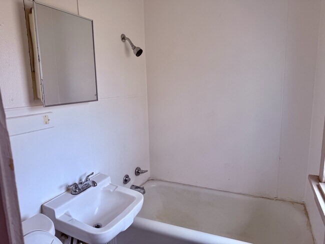 Photo - 1709 47th St