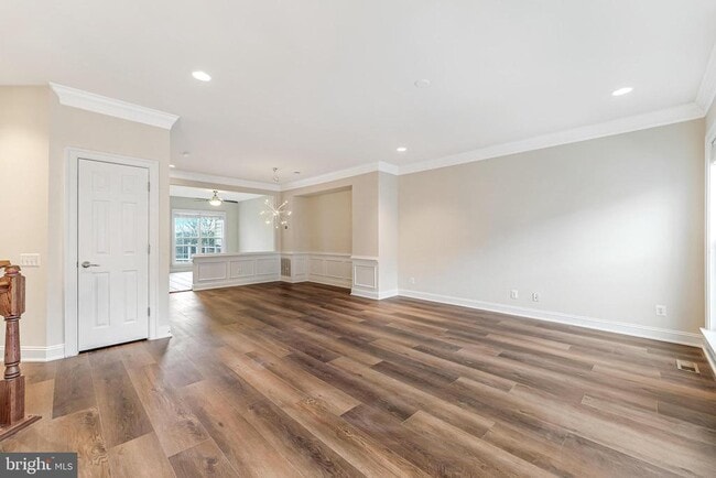 Photo - 20619 Erskine Terrace