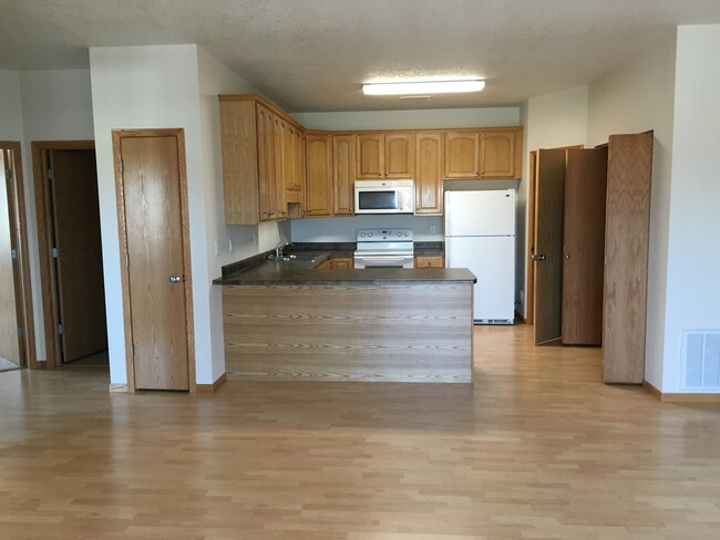 Large kitchen, double lazy susans, HUGE pantry - 130 Oakridge Ave Condo