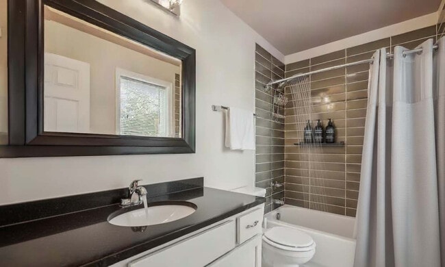 Photo - 2424 Lyndale Ave S Unidad ID1250774P