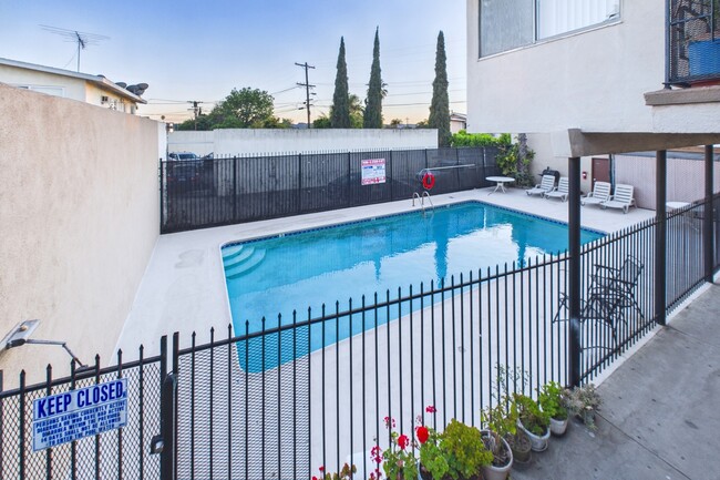 Photo - 6743 Whitsett Avenue