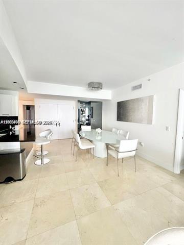 17121 Collins Ave Unidad 3903
