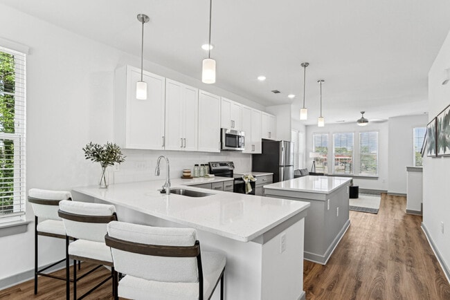 Photo - Accent Southrail