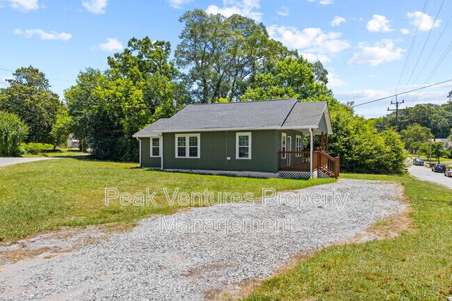 Photo - 704 Fairfax St