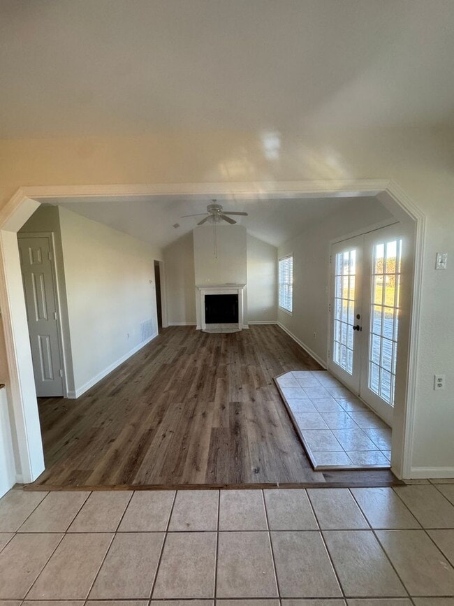 Photo - 3 Bedroom / 2 Bath with plenty of space. T...