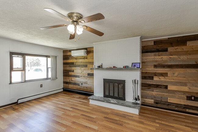 Photo - 6125 Seaman Rd