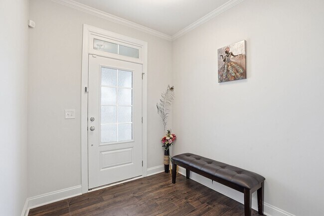 Photo - AVAILABLE BEAUTIFUL AND COMFORTABLE HOME