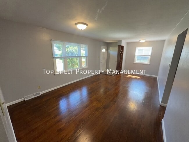 Photo - 2752 Holcomb Ave