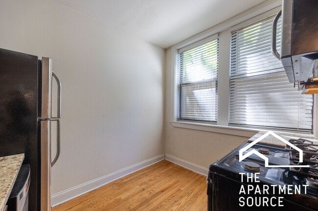 Photo - 4036.5 N Ashland Ave Unit GDS