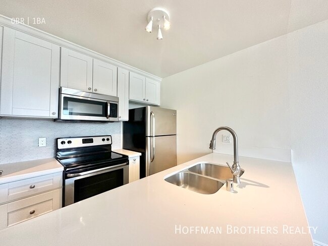 Photo - 724 N W Knoll Dr Unit 205