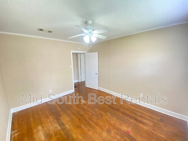 Photo - 2351 Faxon Ave