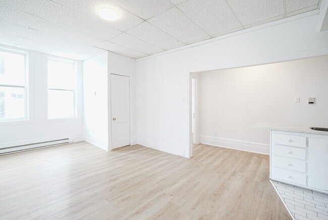 Photo - 3419 Av. Prud'homme Unit 7