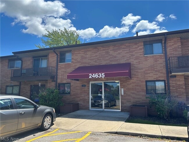 Building Photo - 24635 Clareshire Dr Unit 203