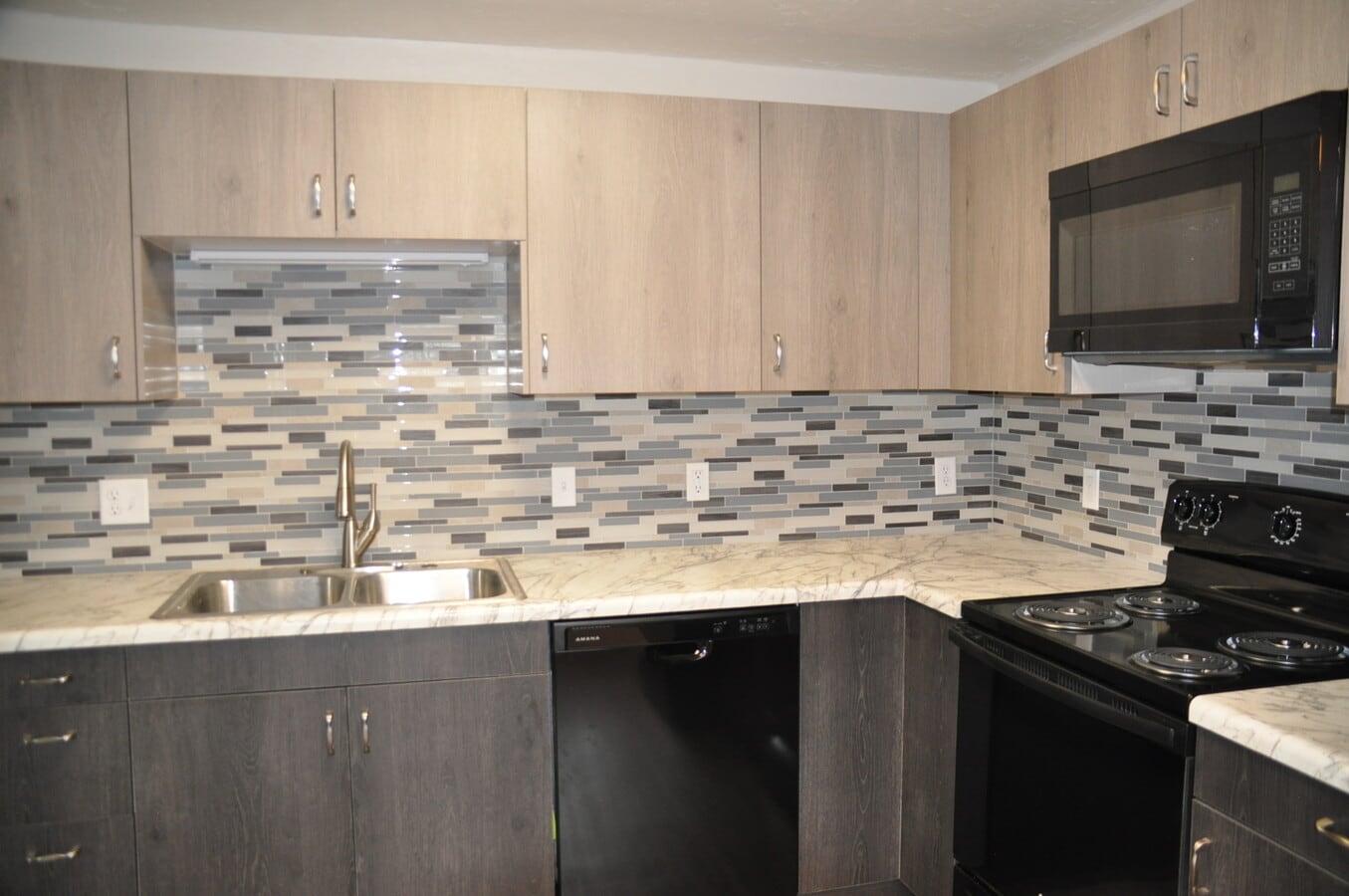 Photo - 2389 Riverside Dr