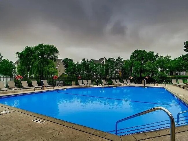 Photo - 6010 Chasewood Pky Unidad #003