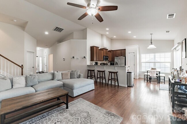 Photo - 5826 Castlecove Rd
