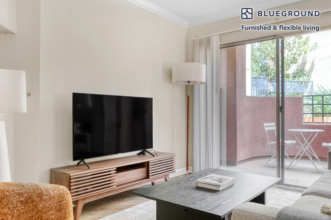 Photo - 20540 Ventura Blvd Unidad FL1-ID683