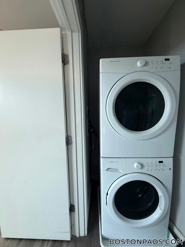 Photo - 23 Central Ave Unidad 705