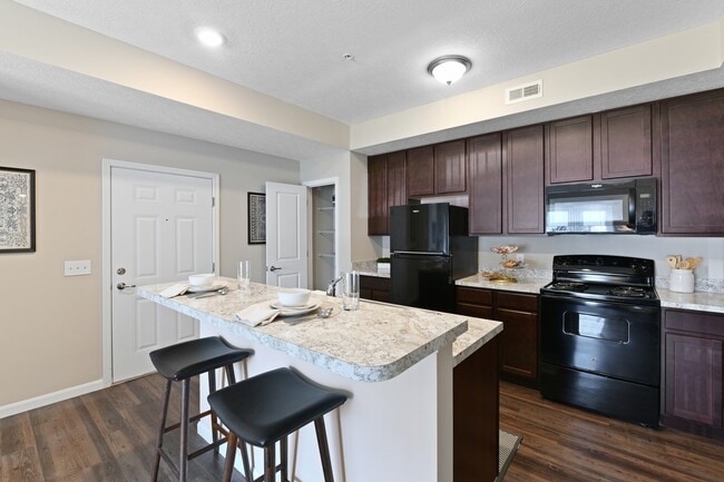 Photo - Lakeside Village