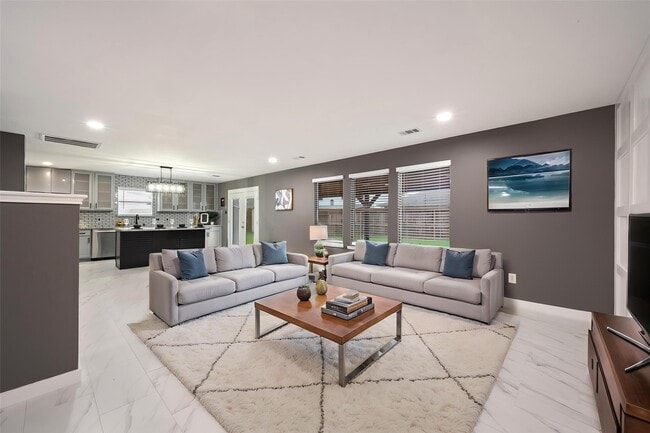 Photo - 9226 MacMillan Ln