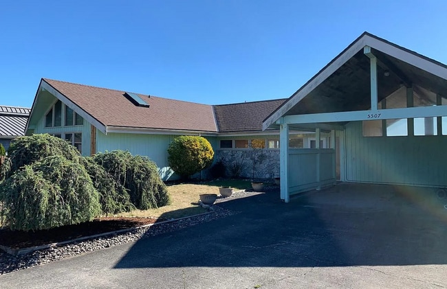 Building Photo - Beach Front Home 3 Bedrooms - Birch Bay Village