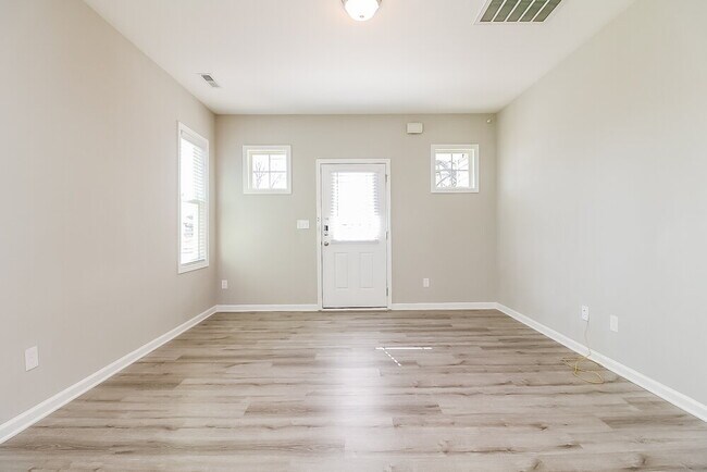 Photo - 167 E Wilson St