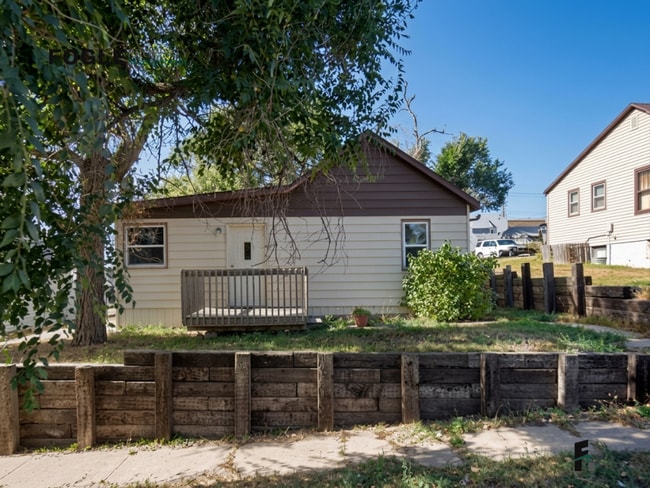Building Photo - 129 2nd St SW