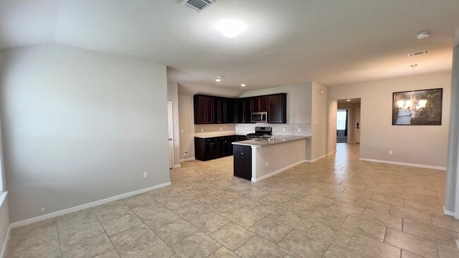 Photo - 4019 Spurwing Ln