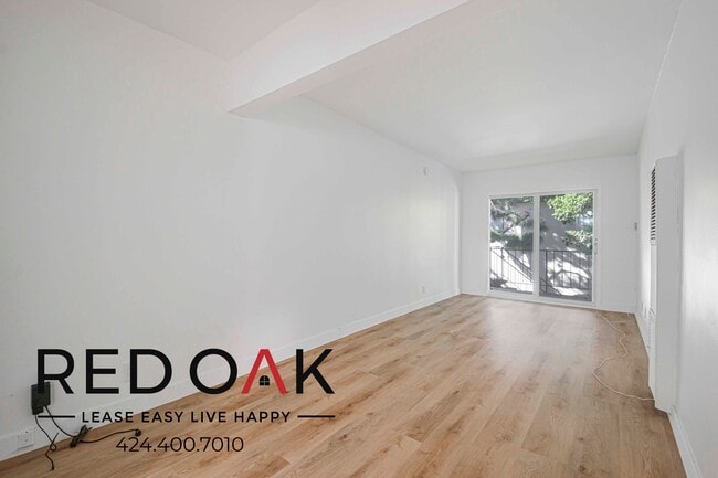 Building Photo - 3739 Inglewood Blvd Unit 10