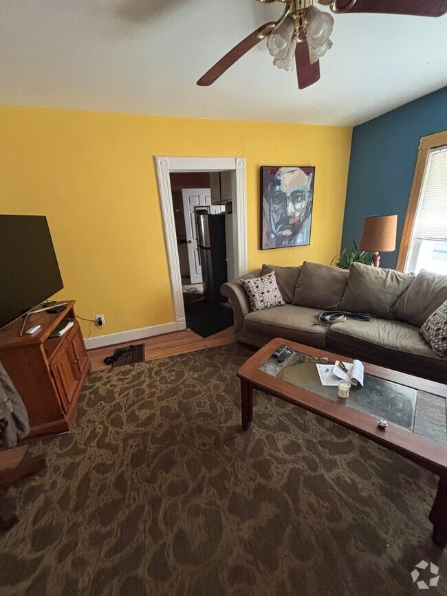 Building Photo - 75 Endicott Ave Unit 3 bedroom rental JC