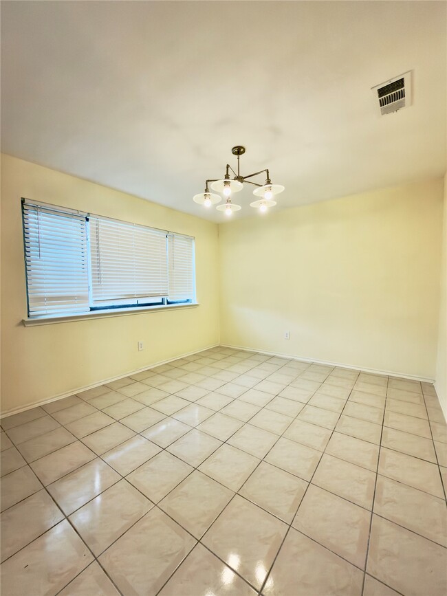 2607 Olympus Dr
