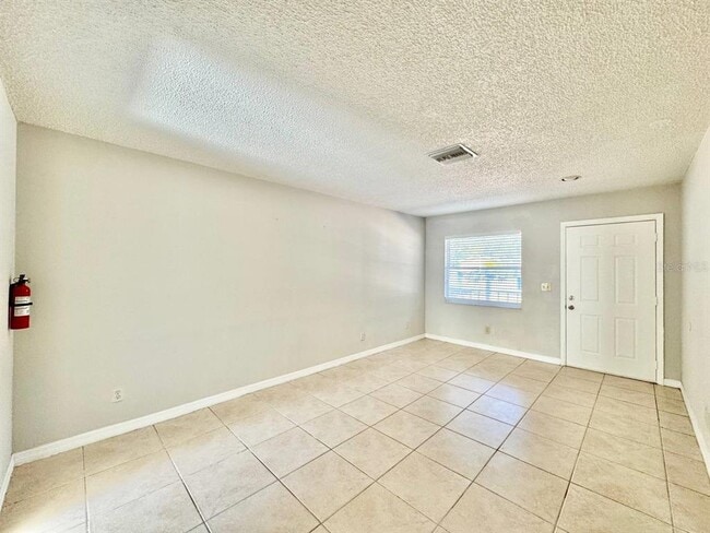 Photo - 627 Wildwood Way