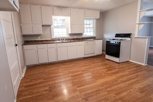 Photo - 461 Buckner Ave House