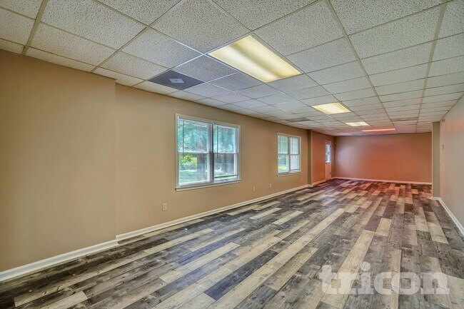 Photo - 590 Clubland Cir SE