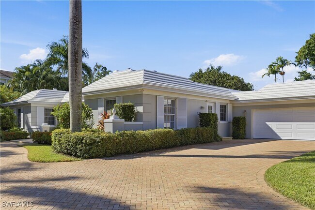 2700 Lantern Ln