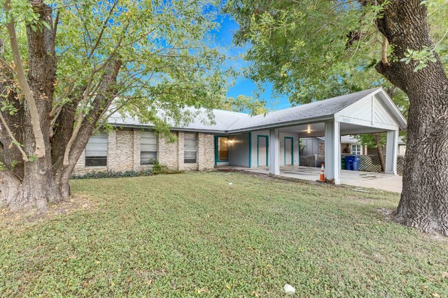 Photo - North Austin Duplex 2 Bedroom with a Large Yard! Unit A